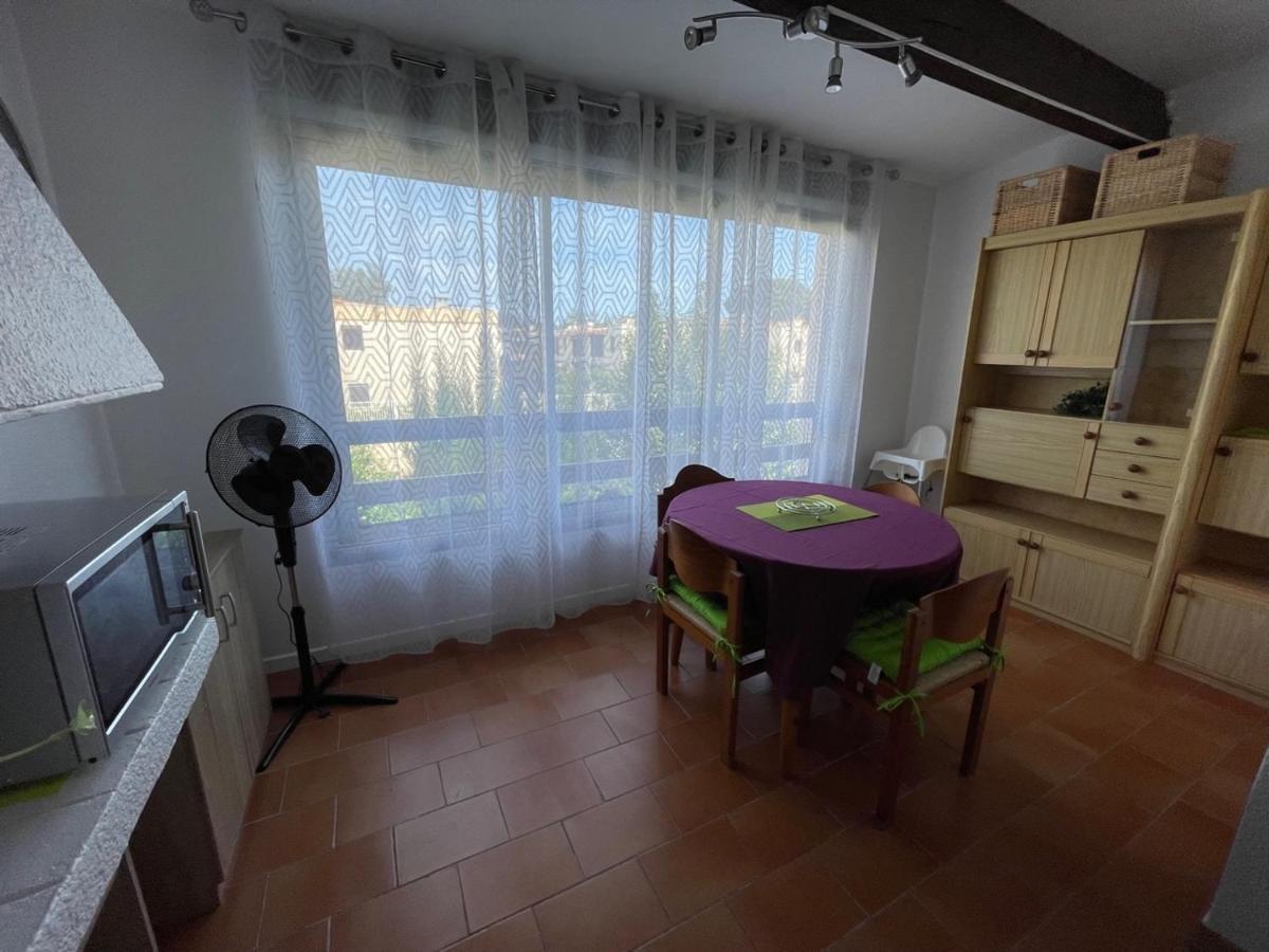 A 8 Mn A Pied Des Plages Avec Piscine Et Tennis Apartment *